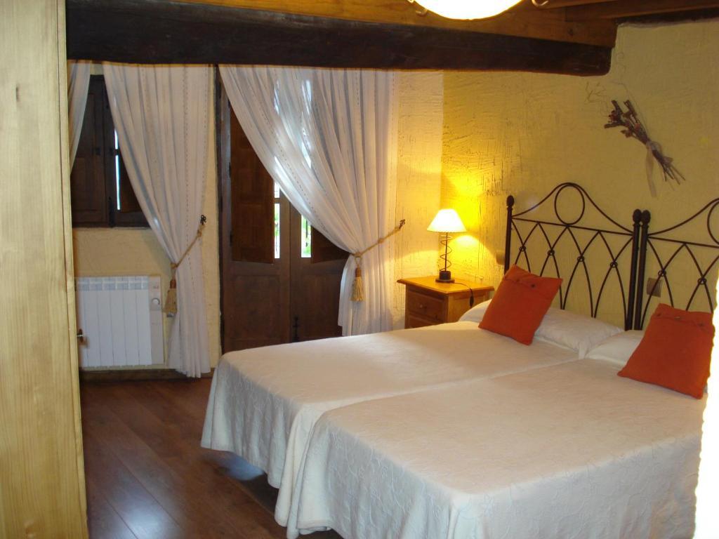 El Balcon De Mogarraz Guest House Ruang foto